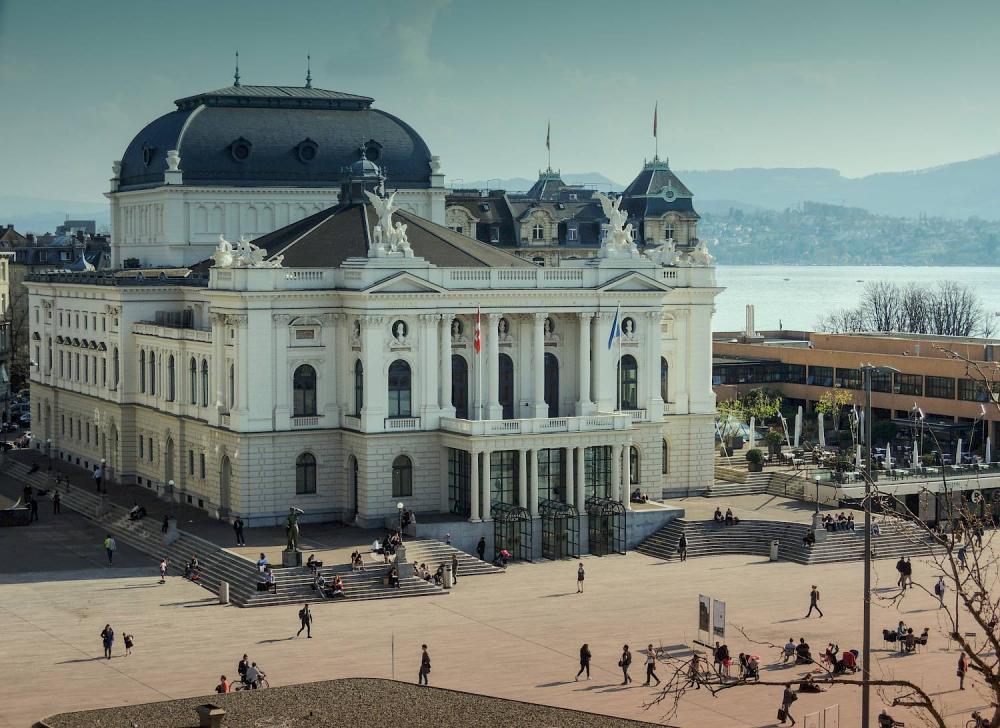 Opernhaus Zurich: Il Pirata